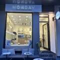 MONDAY Cafe